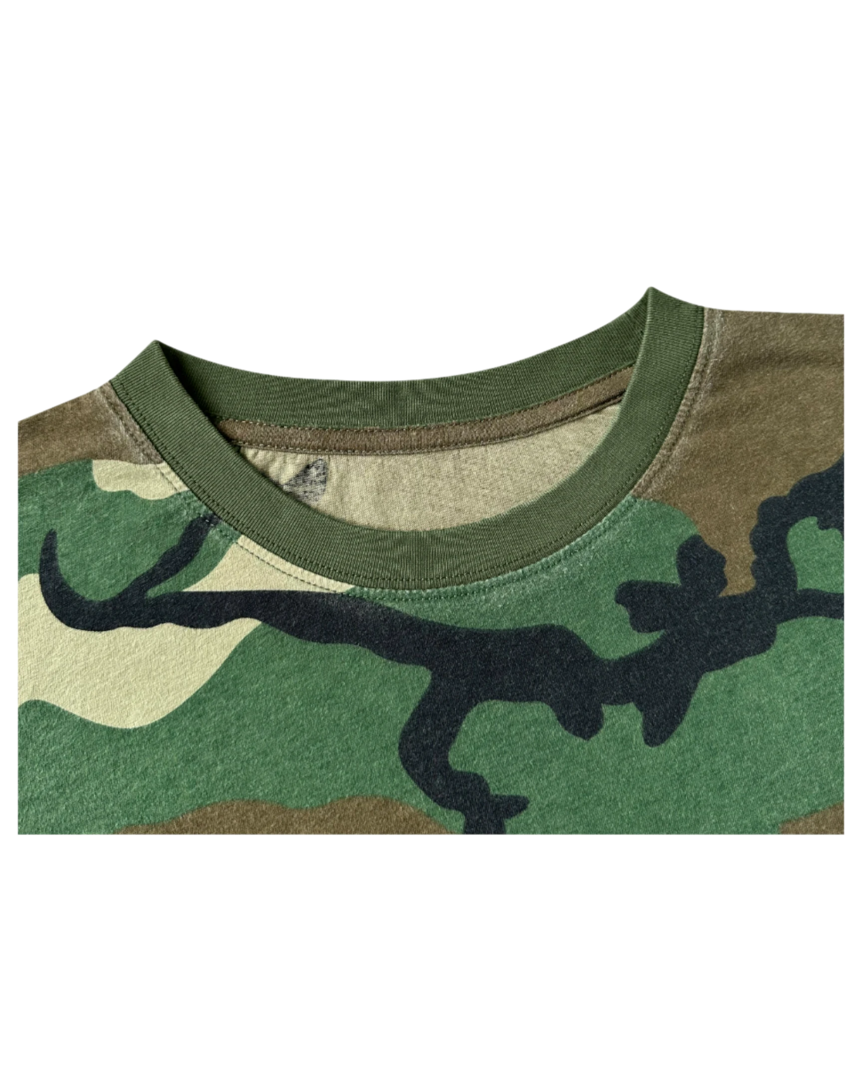 Vicious camo cropped longsleeve shirt with a vintage washed finish and ribbed crew neckline in green tones.