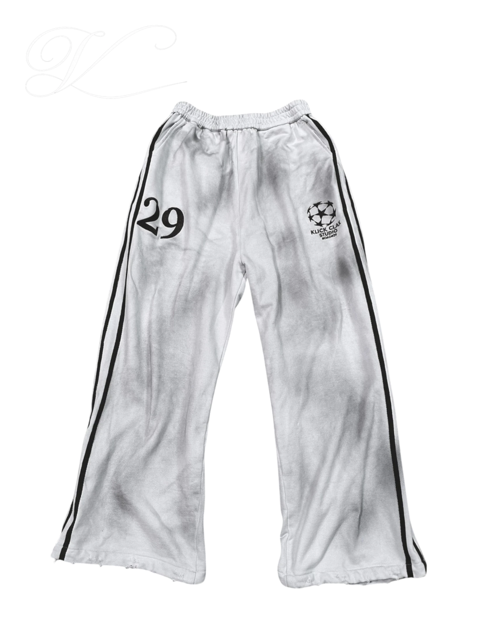 Vicious No. 29 Jogger in Bone-White aus 100% Baumwolle mit Distressed-Optik, seitlichem 29-Print und Relaxed Fit.