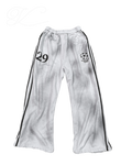 Vicious No. 29 Jogger in Bone-White aus 100% Baumwolle mit Distressed-Optik, seitlichem 29-Print und Relaxed Fit.