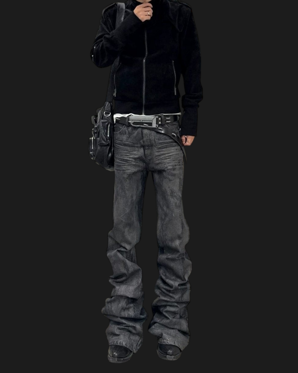 Vicious Onyx Wax Bootcut Hose in verwaschenem Schwarz mit ausgestelltem Bein und gewachster Optik.