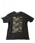 Schwarzes Vicious We Silence T-Shirt aus Baumwolle mit Triptychon-Fotoprint auf der Vorderseite und Rundhalsausschnitt