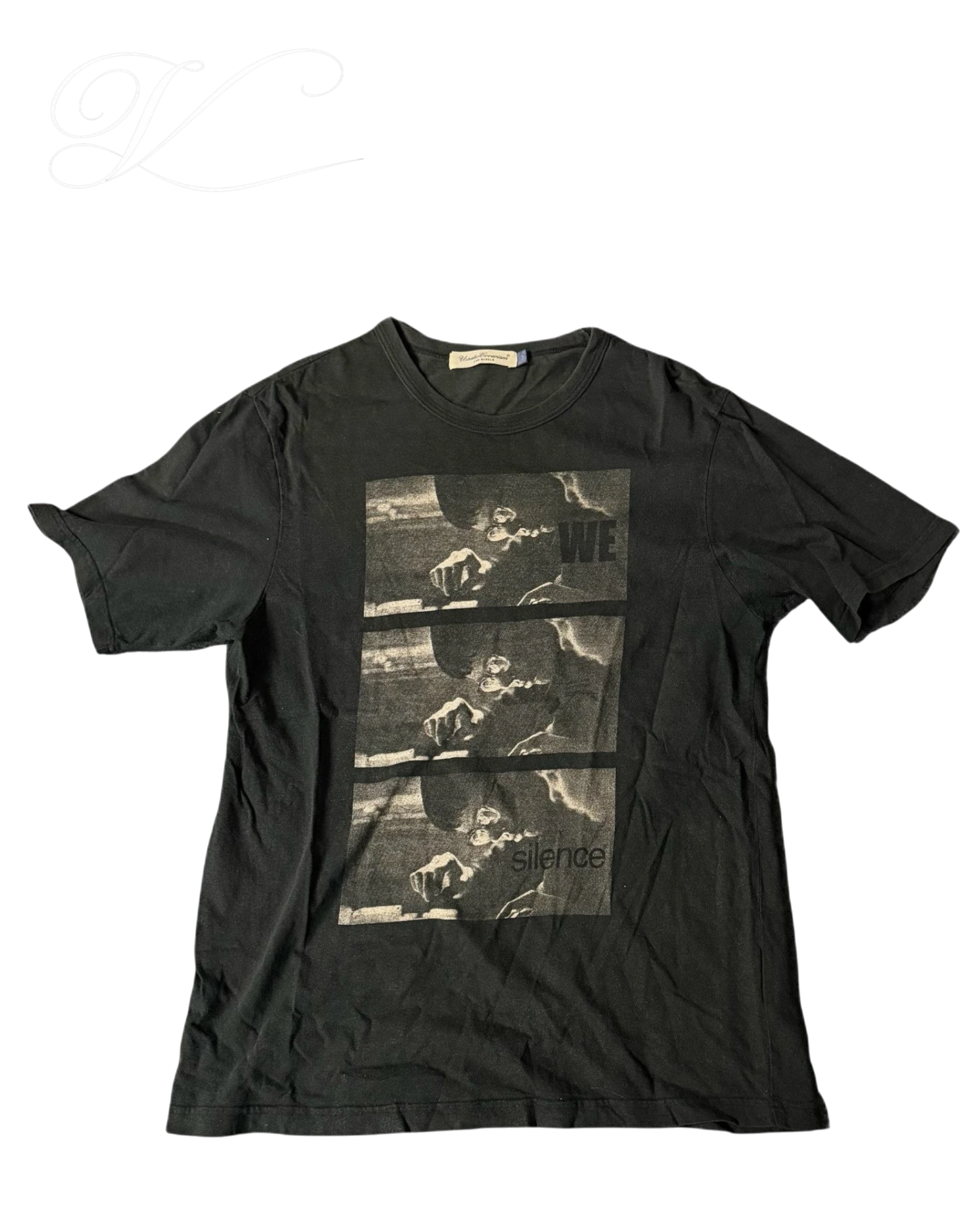 Schwarzes Vicious We Silence T-Shirt aus Baumwolle mit Triptychon-Fotoprint auf der Vorderseite und Rundhalsausschnitt